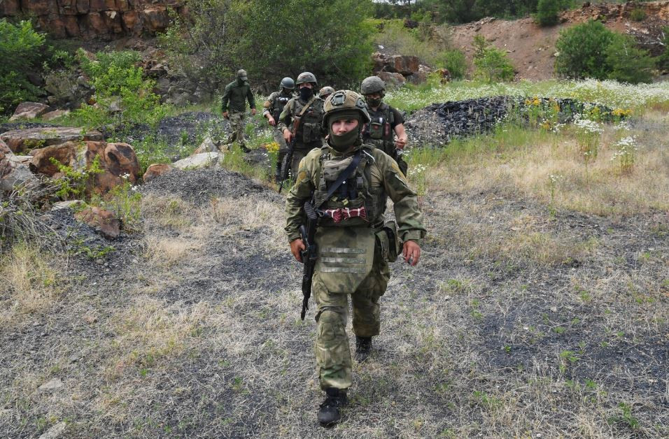 Ngày 15/12, Bộ Quốc phòng Nga thông báo, Quân đội Nga (RFAF) đã giành quyền kiểm soát làng Pushkino (phía nam Pokrovsk và phía tây Selidovo). Điều đáng chú ý là các phương tiện truyền thông và trang báo của Ukraine đã viết về điều này vào ngày 13/12. Hiện Cụm quân Trung tâm của RFAF tại đây đã chuyển vào lâm thời phòng ngự.