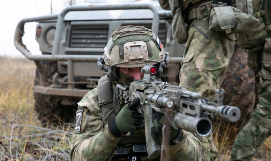 Kênh “Phóng viên chiến trường Mùa xuân Nga”, một mặt xác nhận nỗ lực phản công của AFU gần Pokrovsk, nhưng mặt khác, họ thông báo rằng “trên thực tế, Cụm quân Trung tâm của RFAF đã đánh bật quân Ukraine phản công từ ngoại ô làng Shevchenko và tiến gần đến Peschanoe. Kẻ thù không thể hiện bất kỳ hành động chiến đấu tích cực nào, giao tranh vẫn tiếp tục, khi RFAF luôn ở thế chủ động”.