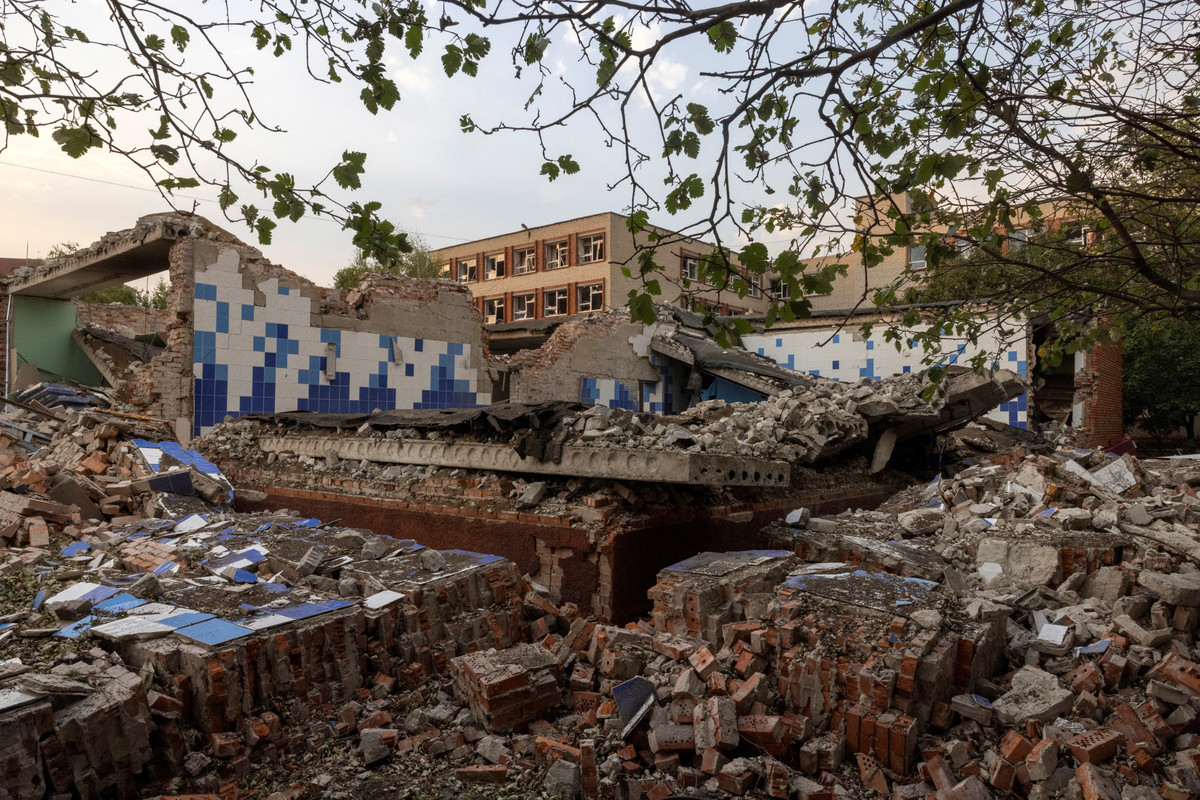 Vào tháng 1/2025, Tổng thống Zelensky yêu cầu tướng Drapatyi chỉ huy quân Ukraine phản công; một mặt để phá vỡ vòng vây của quân Nga tại Krasnaya Zvezda, mặt khác để trì hoãn cuộc tấn công của RFAF vào thành phố Kostiantynivka trên mặt trận Toretsk.