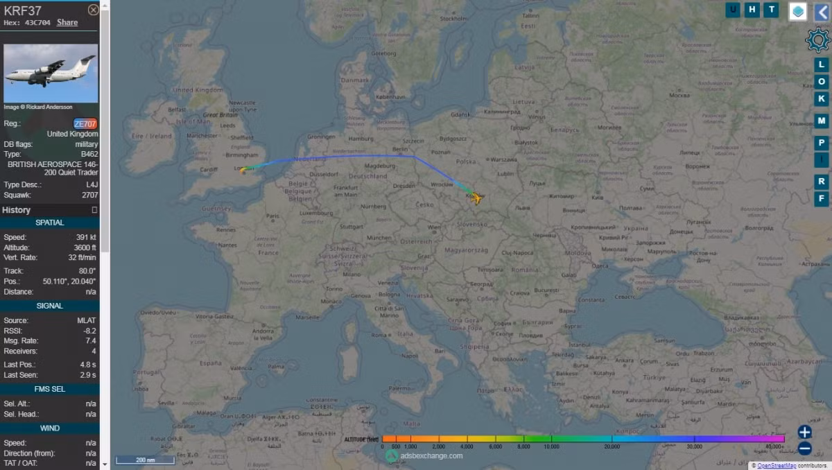 Theo tờ The Mirror của Anh, 600 quân đặc nhiệm SAS của quân đội Anh đã được lên kế hoạch điều đến Donbass trong vài ngày hoặc thậm chí vài giờ. Hiện tại, chưa có tuyên bố chính thức nào từ Không quân Anh liên quan đến chuyến bay tới Ukraine.