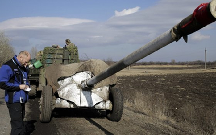 Việc phá hủy sở chỉ huy của Quân đội Ukraine chỉ là một đòn trả đũa của lực lượng dân quân các nước cộng hòa; có thể nói đây là cơ hội để nhắc nhở Kiev rằng, DPR có đủ pháo để tiêu diệt các đơn vị của đơn vị Ukraine đang tập trung ở Donbass”, chuyên gia này nhấn mạnh.