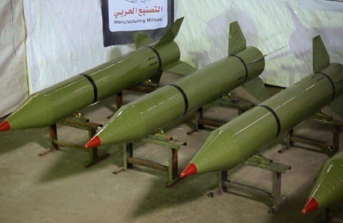 Đánh giá từ một số video đăng trên mạng xã hội, tên lửa được Hamas sử dụng không còn là những tên lửa đơn giản, được gọi là "ống thép bay" trước đây; mà ít nhất được trang bị nhiều hệ thống phóng tên lửa tương tự như bệ phóng tên lửa tiêu chuẩn.