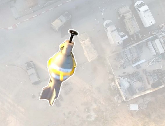 Ngoài việc sử dụng UAV tấn công xe tăng của Israel, UAV cỡ nhỏ còn được sử dụng để tấn công binh lính Israel. Các video trên mạng xã hội cho thấy, những chiếc UAV nhỏ bay lượn phía trên binh sĩ Israel và thả bom vào họ, nhưng phía Israel có rất ít phản ứng. 