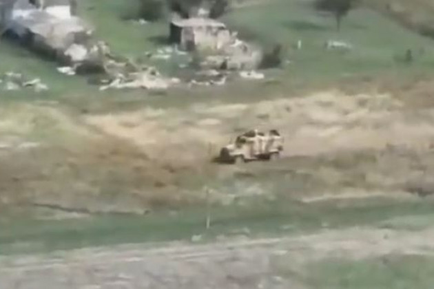 Trong khi đó, loại xe bọc thép Kirpi của Thổ Nhĩ Kỳ được đánh giá là không hiệu quả trên chiến trường Ukraine, mặc dù chúng đã làm tăng đáng kể khả năng cơ động của các đơn vị Ukraine. Tính đến nay, đã có 50 chiếc xe bọc thép Kirpi được Thổ Nhĩ Kỳ chuyển giao cho Quân đội Ukraine.