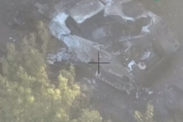 Ban đầu, người ta cho rằng loại xe bọc thép như vậy, sẽ có thể bảo vệ kíp xe và lính bộ binh khỏi hỏa lực từ xe tăng đối phương và các mảnh đạn pháo; tuy nhiên, chỉ cần một cú đánh trực diện từ xe tăng T-72, là đủ để xe bọc thép M113 theo đúng nghĩa đen bị xé ra từng mảnh. 