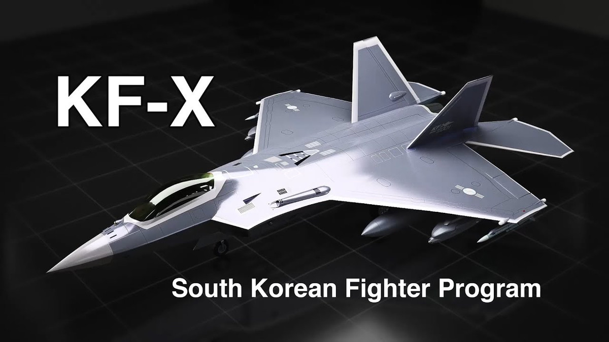Hàn Quốc cũng đang phát triển máy bay chiến đấu tàng hình KF-X, không những thay thế máy bay F-35 nhập khẩu từ Mỹ, mà tương lai còn là sản phẩm cạnh tranh với chính F-35. Điều này cũng đúng với xe tăng K2, nó thể hiện một phần chấm dứt sự phụ thuộc quá nhiều vào vũ khí trang bị của phương Tây từ lâu của Hàn Quốc. 