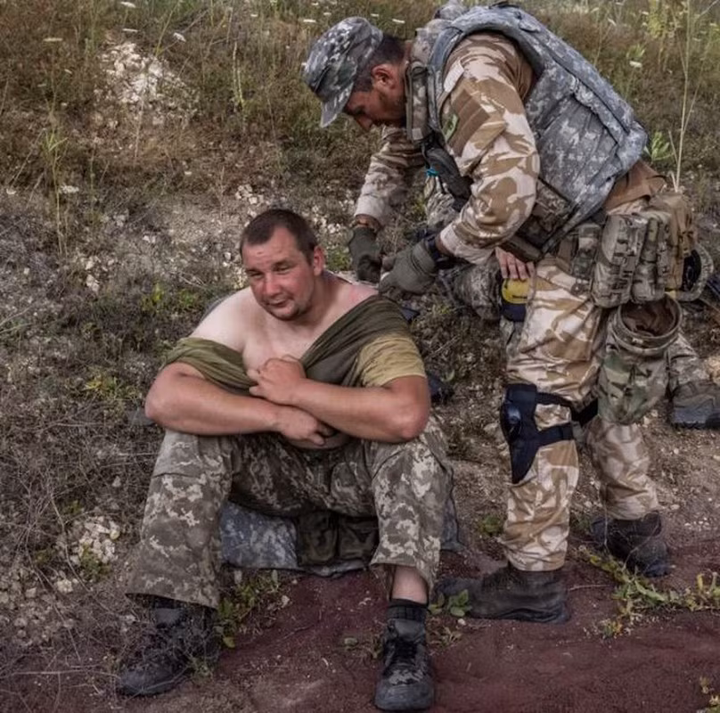 Ông Prigozhin, Chủ tịch công ty lính đánh thuê Wagner (Wagner PMC) cho biết: Quân đội Ukraine không rút lui và quyết tâm bảo vệ Bakhmut đến cùng; điều đó chỉ đem lại cho họ thêm thương vong nặng nề mà thôi. Đồng thời cuộc chiến ở đây vẫn tiếp tục một cách "đẫm máu".