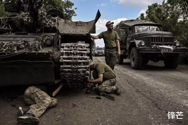 Không khó để có thể nhận thấy, từ nhận xét của những người lính tình nguyện nước ngoài rằng, Nga đang nắm thế chủ động trong cuộc chiến. Ukraine rõ ràng đang cảm thấy áp lực, nhưng với sự trợ giúp của các nước phương Tây, Ukraine vẫn không ngừng hy vọng có thể lật ngược tình thế.