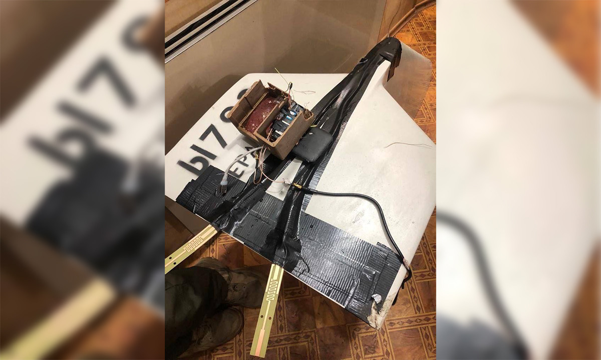 Mặc dù phương pháp sửa đổi này của Quân đội Nga có vẻ thô sơ, khi sử dụng băng dính để cố định các bộ phận, dây điện để hở và dùng pin dự phòng cho điện thoại di động; nhưng nó chứa đựng chủ nghĩa thực dụng trên chiến trường.