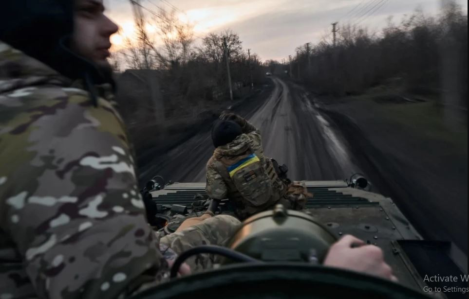 Do việc đổi chủ ở Avdiivka, Quân đội Nga đã đẩy Quân đội Ukraine ra xa thành phố Donetsk. Nên nhớ, thành phố Donetsk có thể coi như một căn cứ tiền phương của Quân đội Nga; do vậy điều này vô cùng bất lợi cho việc phòng thủ của Quân đội Ukraine.