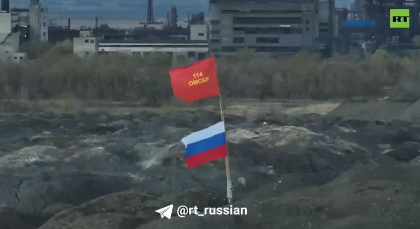 Vậy một lữ đoàn Nga nhiều lần bị “tiêu diệt” như vậy, lại liên tiếp đánh cho quân Ukraine phải rút chạy, chứng tỏ báo cáo chiến đấu của Quân đội Ukraine là không đáng tin cậy. Chúng ta cũng phải hiểu rằng, ngay cả khi Quân đội Nga bổ sung quân trong chiến đấu, thì Lữ đoàn 114 đơn giản là không có số lượng quân lớn như vậy để bổ sung.