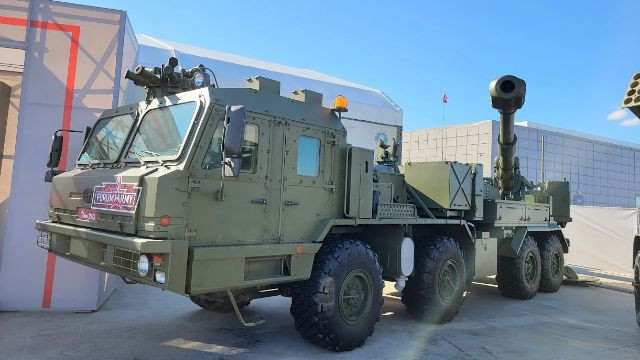 Trong diễn đàn “Army-2023”, một thỏa thuận đã được ký kết về việc Rostec sản xuất và cung cấp những khẩu pháo tự hành tiên tiến này cho Quân đội Nga. Vào ngày 26/10/2023, có thông tin cho biết, lô pháo Malva đầu tiên đã được bàn giao cho Quân đội Nga.