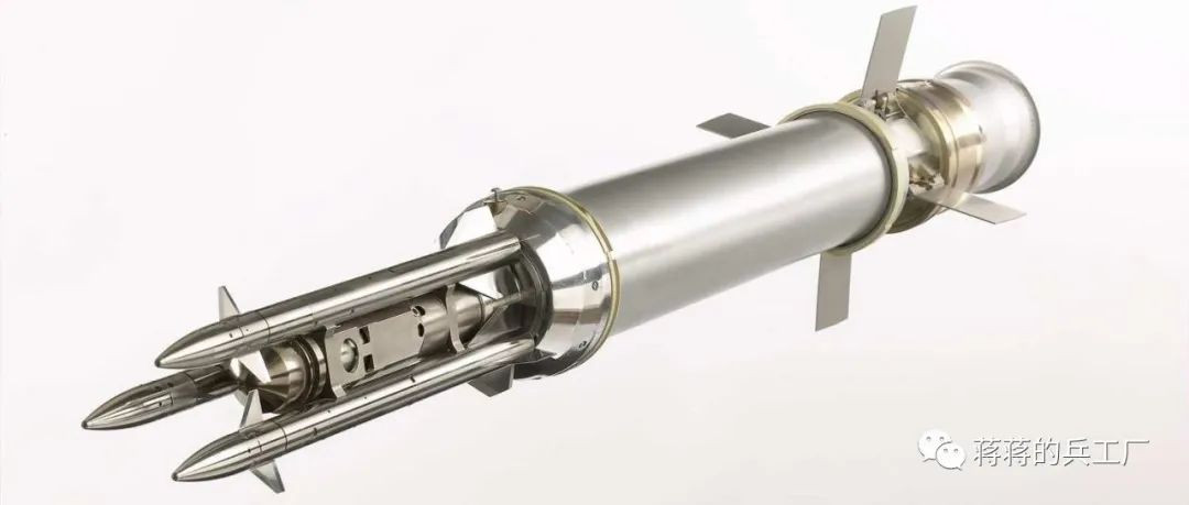 Mặc dù được trang bị đầu đạn hợp kim vonfram cực mạnh, nhưng Starlight vẫn là loại tên lửa sử dụng thiết kế đầu đạn phân mảnh, chỉ có thể gây nguy hiểm khi tấn công vào những nơi hiểm yếu của phương tiện. 