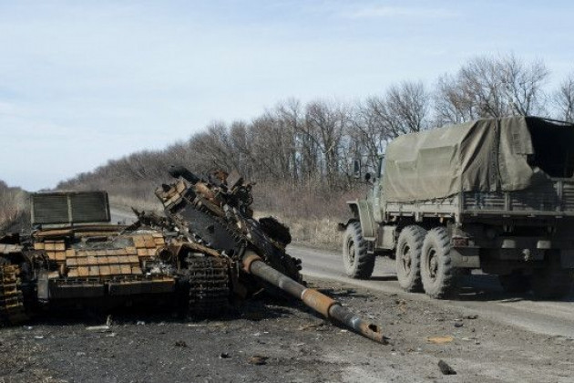 Ba tiểu đoàn xe tăng của lực lượng dân quân cộng hòa nhân dân Luhansk (LPR) tự xưng, bao gồm 83 xe tăng chiếc không rõ chủng loại, đã buộc các đơn vị của Quân đội Ukraine phải rút lui khỏi khu vực giới tuyến ở Donbas giáp với LPR.