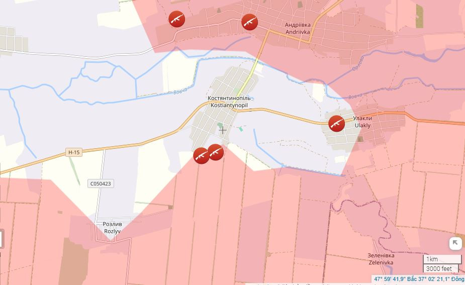Gần đây, quân đội Nga (RFAF) tiếp tục bao vây làng Konstantinople, tổ chức tấn công từ hai hướng đông và nam. Quân Ukraine phòng thủ tại đây không thể tiếp tục cầm cự và phải lựa chọn đột phá và rút lui. Theo các kênh quân sự của cả hai bên, RFAF đã bao vây Konstantinople trong gần hai tuần, nhưng vẫn chưa tiến hành cuộc tấn công toàn diện. 