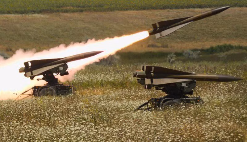 Phiên bản MIM-23B đã nâng độ cao phòng không từ 11km lên 18km và tầm bắn của nó tăng từ 25km lên 35km; tuy vẫn thấp hơn nhiều so với S-75 của Liên Xô, nhưng cũng đủ để MIM-23B có thể tiêu diệt được nhiều loại máy bay chiến đấu khi đó.