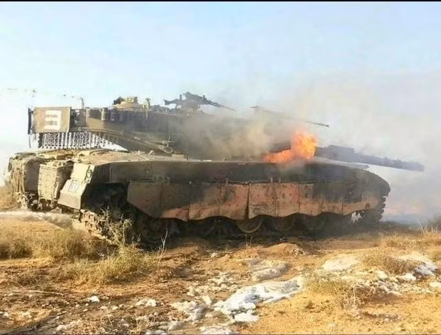 Nhưng vấn đề là động cơ đặt phía trước cũng đồng nghĩa với việc động cơ dễ bị phá hủy. Bằng cách này, chiếc xe tăng sẽ không còn khả năng chiến đấu. Bản thân động cơ phía trước không có gì lạ và nhiều xe tăng hạng nhẹ, xe chiến đấu bọc thép cũng sử dụng cách bố trí này. 