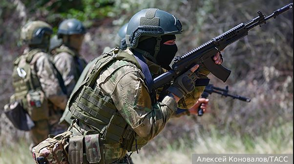 Kênh Military Chronicle của Ukraine đăng tải: “Một trong những cuộc tấn công gần đây của RFAF, đã mang lại thành công cho họ, khi đánh bật quân Ukraine ra khỏi trung tâm của nhà máy vật liệu chịu lửa; đồng thời chiếm tiểu khu Severny và điều này đã đe dọa bao vây số quân Ukraine còn đang ẩn náu trong khu vực nhà máy. Cuộc chiến ngoan cường vẫn tiếp tục”.