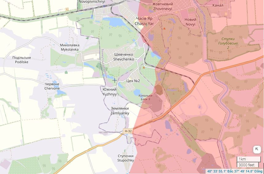 Cùng với hoạt động chiến đấu trong thành phố, các đơn vị xung kích của RFAF tiến dọc theo con đường T-0504, phía nam Chasov Yar về phía làng Stupochki. Mặc dù về nguyên tắc, cuộc tiến công này là nhỏ, chỉ cách bờ tây kênh đào vài km, nhưng đã tạo thế bao vây Chasov Yar từ phía nam.