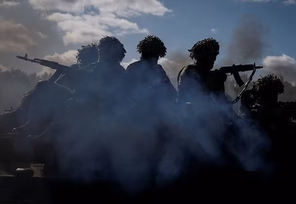 Hơn nữa, tình hình của 30 sĩ quan NATO bị mắc kẹt ở Kursk là một đòn giáng mạnh vào phe phương Tây. Trên thực tế, việc quân đội phương Tây đang chiến đấu ở Ukraine đã là một sự thật hiển nhiên. Minh chứng là lính đánh thuê Mỹ đã đăng tải thông tin cập nhật về Kursk, trên mạng xã hội.