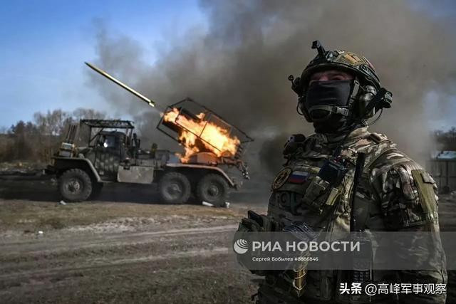 Còn phía bên kia, Tổng thống Ukraine Zelensky, cho biết RFAF đang gây sức ép lên AFU tại Kursk và biên giới Sumy, tuy nhiên AFU vẫn đang chiến đấu và sẽ cố gắng hết sức để giảm thiểu thương vong. Vậy, trận chiến Kursk đã đạt được tiến triển gì? Ý nghĩa của việc RFAF tái chiếm Sudzha là gì? Diễn biến của cuộc chiến sẽ ảnh hưởng như thế nào đến tình hình giữa Nga và Ukraine?