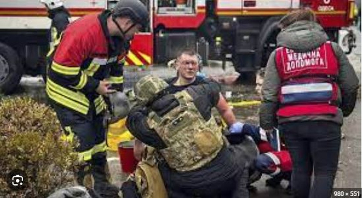 Như vậy không còn nghi ngờ gì nữa, động thái của Tổng thống Putin là nhằm cảnh báo các nước NATO, đặc biệt là các nước như Pháp đã đi đầu trong việc kêu gọi đưa quân tới Ukraine; cảnh báo rằng, một khi họ thực sự can thiệp vào cuộc chiến Nga-Ukraine, họ sẽ bị Nga coi là kẻ thù không đội trời chung trên chiến trường.