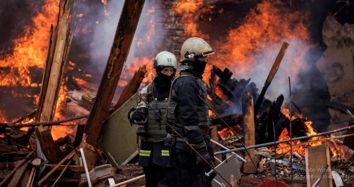 Nhưng theo truyền thông Ukraine cho biết, Viện điều dưỡng Mriya hoàn toàn là cơ sở dân sự, hoàn toàn không có nhân viên an ninh SBU và cố vấn quân sự NATO và cuộc tập kích tên lửa của Nga đã trực tiếp khiến 20 người thiệt mạng và làm bị thương 55 người; hàng chục xe ô tô bị phá hủy.