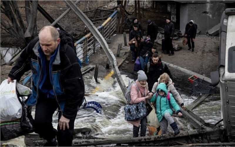 Ngày 9/3, người dân Ukraine bắt đầu tháo chạy khỏi thành phố Sumy phía đông Ukraine. Cuộc di tản đầu tiên khỏi một thành phố Ukraine thông qua hành lang nhân đạo đã được thỏa thuận với Nga sau nhiều nỗ lực thất bại trong những ngày gần đây.