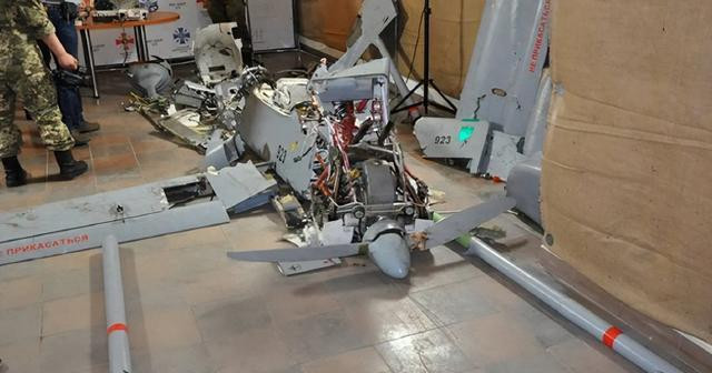 Hãng thông tấn Interfax của Ukraine dẫn nguồn tin người phát ngôn Lực lượng phòng không, không quân Ukraine Ilya Yevlash cho biết, Quân đội Ukraine đã bắn hạ một trong những UAV “tiên tiến nhất” của Nga, đang hoạt động trên Biển Đen, trị giá khoảng 7 triệu USD.