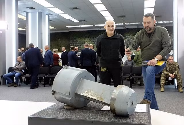 Ngoài tên lửa hành trình Kh-55, một số chiếc máy bay ném bom chiến lược tầm xa Tu-160 và Tu-95MS tham gia "đòn tấn công chính xác tầm xa" vào lãnh thổ Ukraine, cũng là “tài sản” được Ukraine bàn giao cho Nga. 