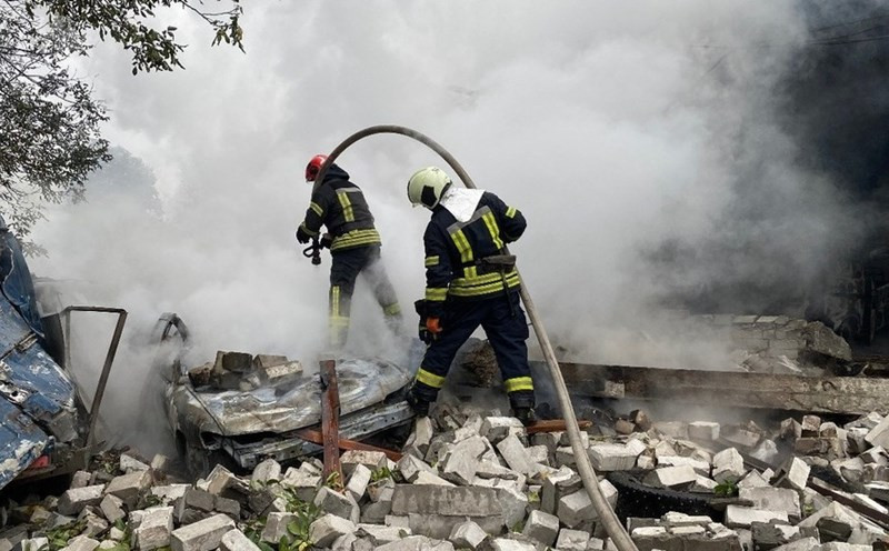 Tệ hơn nữa, các máy biến áp mà Ukraine đang cần gấp, đều theo tiêu chuẩn của Liên Xô; điều đó có nghĩa là các nước phương Tây rất khó cung cấp sự hỗ trợ cho Ukraine và những máy biến áp này, chúng chỉ có thể được tìm thấy ở các nước cộng hòa thuộc Liên Xô cũ; điều này không dễ dàng để có thể làm được. 