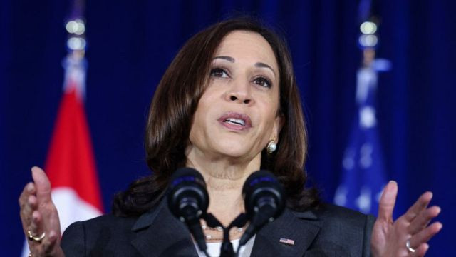 Còn Phó Tổng thống Mỹ Kamala Harris Trong một cuộc phỏng vấn với kênh truyền hình CBS hôm 26/12, đã lên tiếng cảnh báo Nga về các biện pháp trừng phạt “chưa từng có”, nếu Nga tấn công Ukraine.