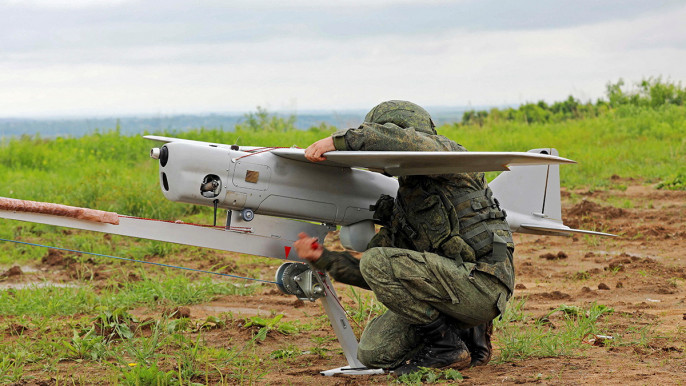Lý do UAV Orion ít xuất hiện trên chiến trường Ukraine có thể do số lượng loại UAV này của Nga không nhiều. Bên cạnh đó UAV này cũng không quá nổi bật về khả năng trinh sát so với UAV chiến thuật được Nga sử dụng nhiều như Oral-10, trong khi giá thành đắt hơn vài chục lần.