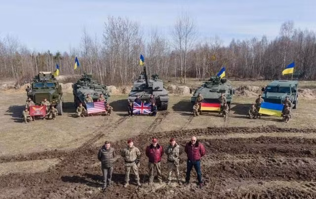 Trong số các lữ đoàn mới được Quân đội Ukraine thành lập, để chuẩn bị cho cuộc “đại phản công” năm 2023, có hai lữ đoàn có cấu hình mạnh nhất. Một là Lữ đoàn bộ binh cơ giới số 47, còn lại là Lữ đoàn xung kích đường không số 82. Chỉ có hai lữ đoàn này được trang bị đầy đủ vũ khí và chiến thuật NATO. 