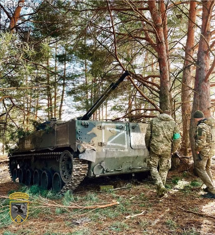 Nhưng xe chiến đấu bộ binh chủ lực của quân đội Nga không phải là BMP-3 mà là là phiên bản BMP-2 rẻ hơn. Hiện Nhà máy sản xuất máy móc Kurgan, vẫn đang sản xuất xe chiến đấu bộ binh BMP-2 hoàn toàn mới. 