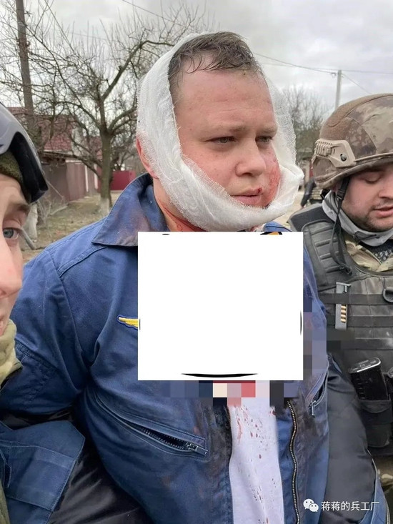 Điều này thể hiện trước hết là số lượng lớn máy bay chiến đấu bị rơi vì hỏa lực phòng không Ukraine, sau đó là nhiều phi công bị bắt và thương vong. Ngay cả khi máy bay chiến đấu của phương Tây bị bắn rơi, phi công thường được giải cứu kịp thời.