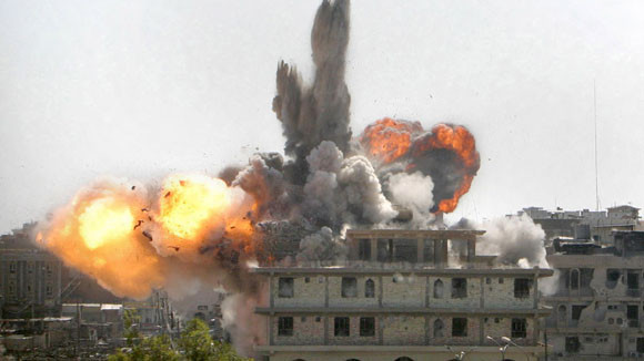 Trong số các cuộc chiến tranh cục bộ mà Mỹ và các nước phương Tây khác đã can thiệp trong thế kỷ này, mạnh nhất là đối thủ Iraq. Vào thời điểm đó, Iraq đã trải qua một cuộc phong tỏa và trừng phạt lâu dài, không có phương tiện dự phòng, không có không quân và lực lượng phòng không thì sứt mẻ.