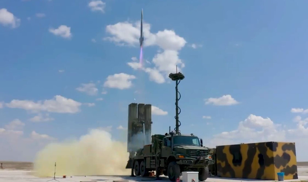 Đáng chú ý là việc Thổ Nhĩ Kỳ không quan tâm đến hệ thống phòng không S-400 Triumph của Nga nữa, có thể được giải thích là do việc Thổ Nhĩ Kỳ đã hoàn thành phát triển thành công các tổ hợp phòng không HISAR của họ.