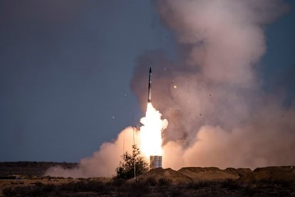 Trước đó Quân đội Thổ Nhĩ Kỳ đã tiến hành thử nghiệm thành công hệ thống S-400, nhưng chưa chính thức triển khai các hệ thống này vào biên chế chiến đấu, do không có khả năng tích hợp các hệ thống này vào một mạng lưới duy nhất, của hệ thống phòng không quốc gia”.