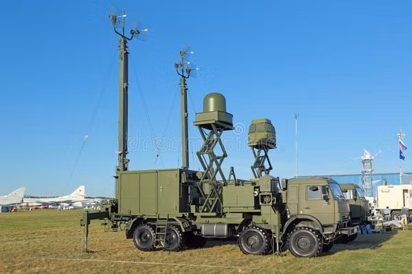 Đáng chú ý là các tổ hợp Avtobaza-M đã được xem xét sử dụng ở Donbass, như một biện pháp đối phó với UAV TB2 của Thổ Nhĩ Kỳ mà Quân đội Ukraine hiện đang sở hữu; nhưng nếu các phương tiện này dễ bị tấn công, bởi UAV TB2, thì đây là mối đe dọa lớn với quân ly khai.