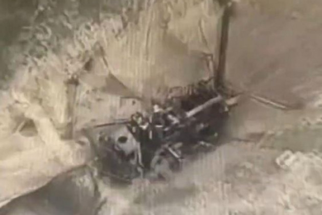 Cũng theo các phương tiên truyền thông của Thổ Nhĩ Kỳ, một đơn vị không rõ danh tính, đã cố gắng chiếm quyền kiểm soát UAV TB2 của Thổ Nhĩ Kỳ, bằng cách sử dụng tổ hợp tác chiến điện tử 1L222M Avtobaza-M của Nga; tuy nhiên, sau khi phát hiện ra sự can thiệp của các hệ thống này, tổ hợp này đã bị UAV TB2 phá hủy.