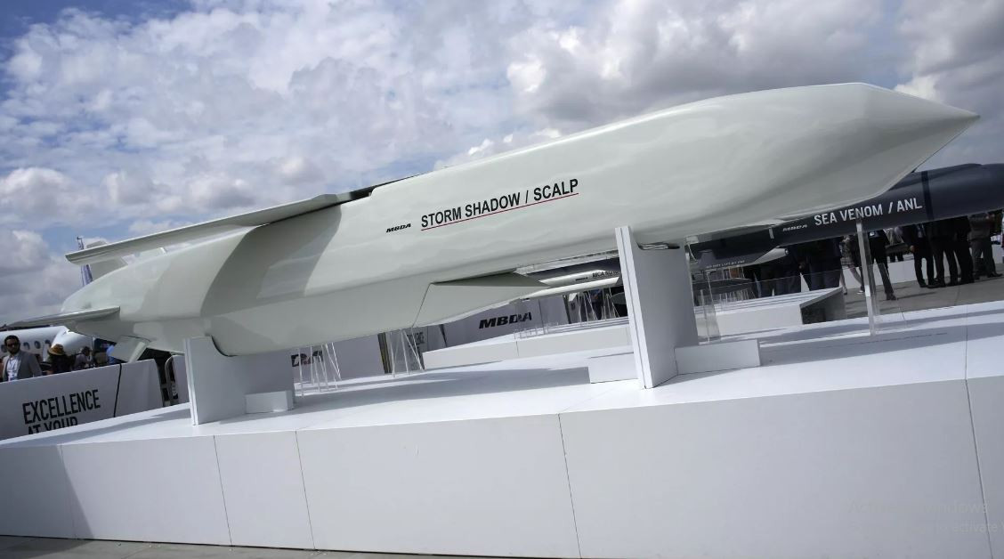 Những tên lửa phương Tây như Storm Shadow hay ATACMS mặc dù chỉ có tầm bắn chỉ vài trăm km, nhưng có thể “tự tin” vượt qua hệ thống phòng không S-400 và các hệ thống phòng không khác do Nga sản xuất. 