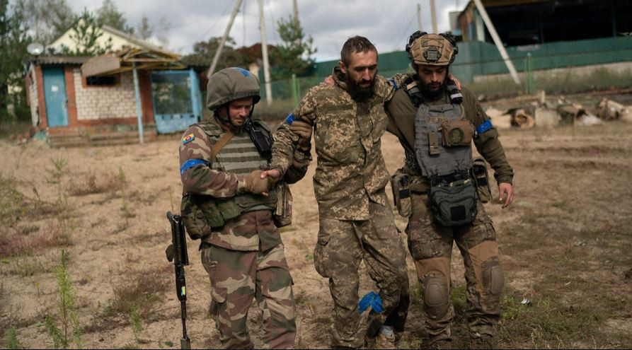 Trong điều kiện chiến đấu khó khăn gian khổ, số lượng lính Ukraine đào ngũ trên chiến trường đã lên tới con số đáng kinh ngạc là 200.000 người. Tại chiến trường Kurakhove, nhiều binh sĩ Ukraine chọn cách chạy trốn khỏi chiến trường; việc này một mặt phản ánh áp lực to lớn mà quân tiền tuyến phải đối mặt, mặt khác nó cũng cho thấy ý chí chiến đấu của AFU đang xuống thấp.