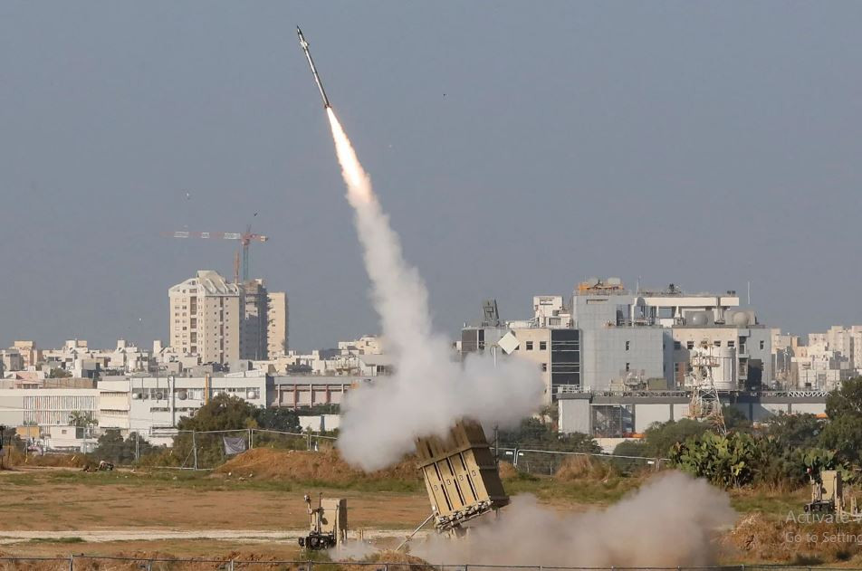 Hệ thống Iron Dome là một yếu tố quan trọng trong chiến lược phòng không đa tầng của Israel. Được phát triển với sự hỗ trợ của Mỹ, nó có nhiệm vụ đánh chặn tên lửa tầm ngắn.