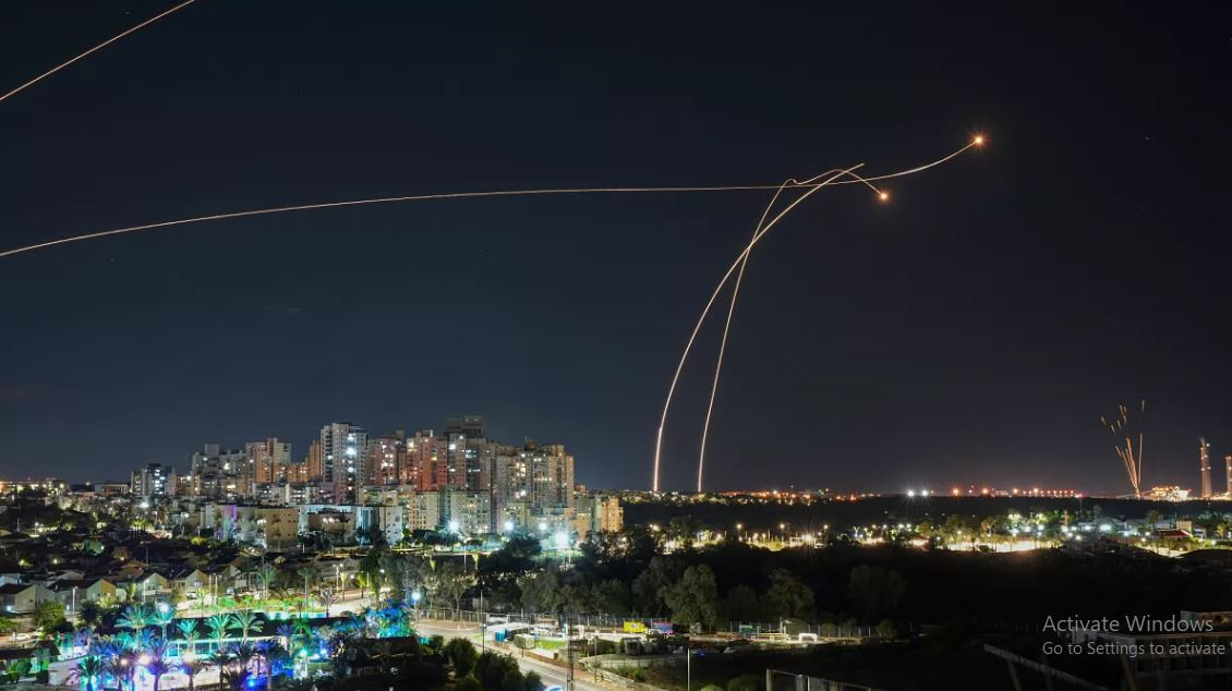 Israel và Hezbollah đã tấn công lẫn nhau bằng hỏa lực từ tháng 10 năm ngoái. Sự leo thang này được kích hoạt bởi sự phản đối của Hezbollah chống lại các hành động quân sự của Israel ở Dải Gaza , khiến hơn 36.000 người thương vong. Vụ phá hủy khẩu đội Iron Dome gần đây xảy ra vào thời điểm căng thẳng, đẩy mâu thuẫn giữa Hezbollah và Israel lên tầm cao mới. (Nguồn ảnh: X, bulgarianmilitary, Al Jazeera).