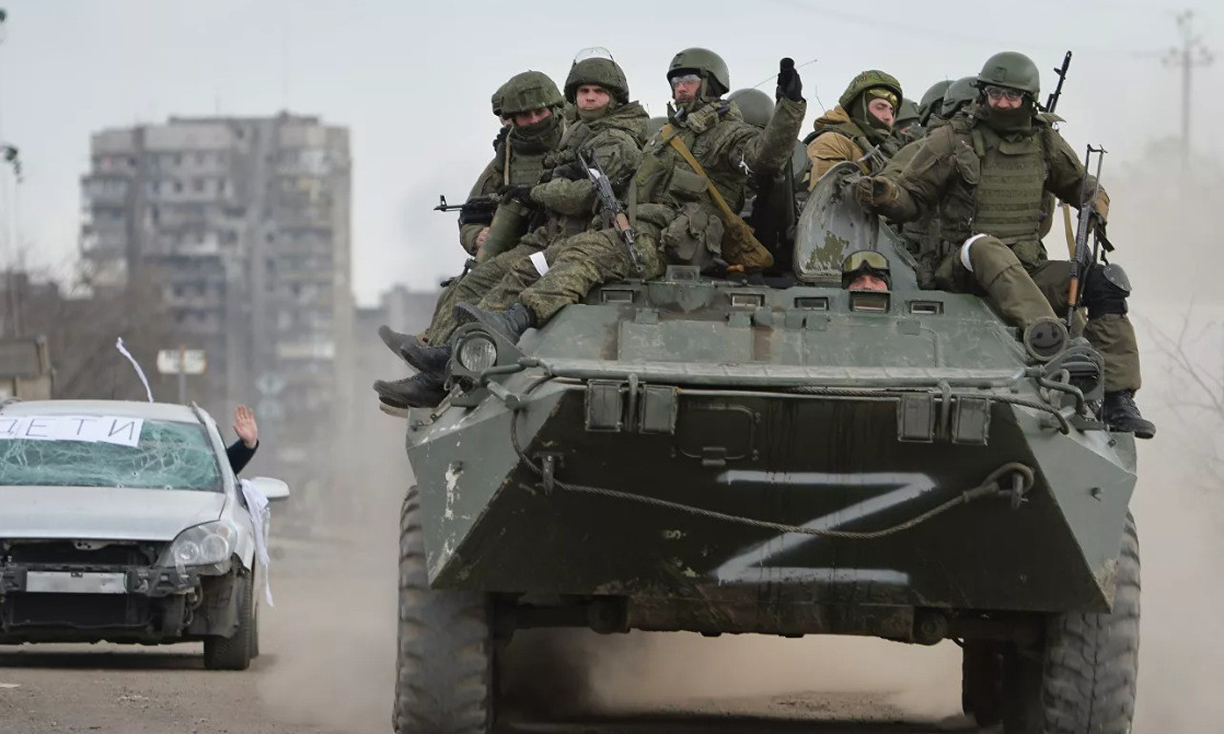 Mariupol là một thành phố chiến lược ở đông nam Ukraine và là một trong những mục tiêu chính trong cuộc tấn công của quân đội Nga. Mariupol đã bị quân đội Nga bao vây từ đầu tháng Ba.