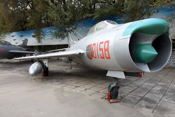 Tuy nhiên chiến đấu cơ J-6 cổ lỗ vẫn có vai trò quan trọng tiềm năng, trong các kế hoạch chiến tranh của Quân đội Trung Quốc; đặc biệt là xung quanh eo biển Đài Loan, nơi giữa đại lục và Đài Loan bị ngăn cách địa lý bởi eo biển tương đối rộng.