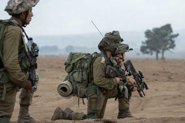 Trong khi đó trang tin Ynet của Israel đưa tin, các cựu quân nhân thuộc các đơn vị đặc biệt của Quân đội Israel (IDF), đang chiến đấu trong quân đội Ukraine. Đây thực chất là một nhóm “tình nguyện viên”, quyết định gia nhập quân đội Ukraine.