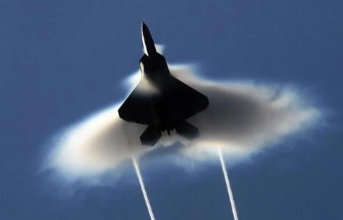 Chiến đấu cơ nào cũng có khuyết điểm và F-22 cũng không ngoại lệ Chien dau co nao cung co khuyet diem va F-22 cung khong ngoai le