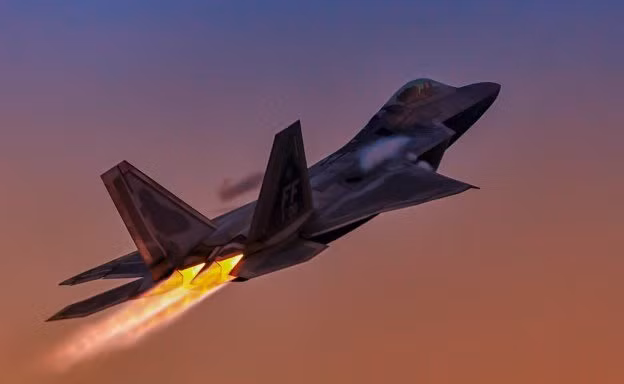 Tất nhiên, khuyết điểm của F-22 chỉ là nhỏ, ưu điểm mới là chủ đạo; không thể phủ nhận, F-22 của Mỹ vẫn là loại máy bay chiến đấu tàng hình có tính năng kỹ chiến thuật tốt nhất hiện nay.